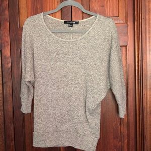 Forever 21 size small 3/4 sleeve shirt.